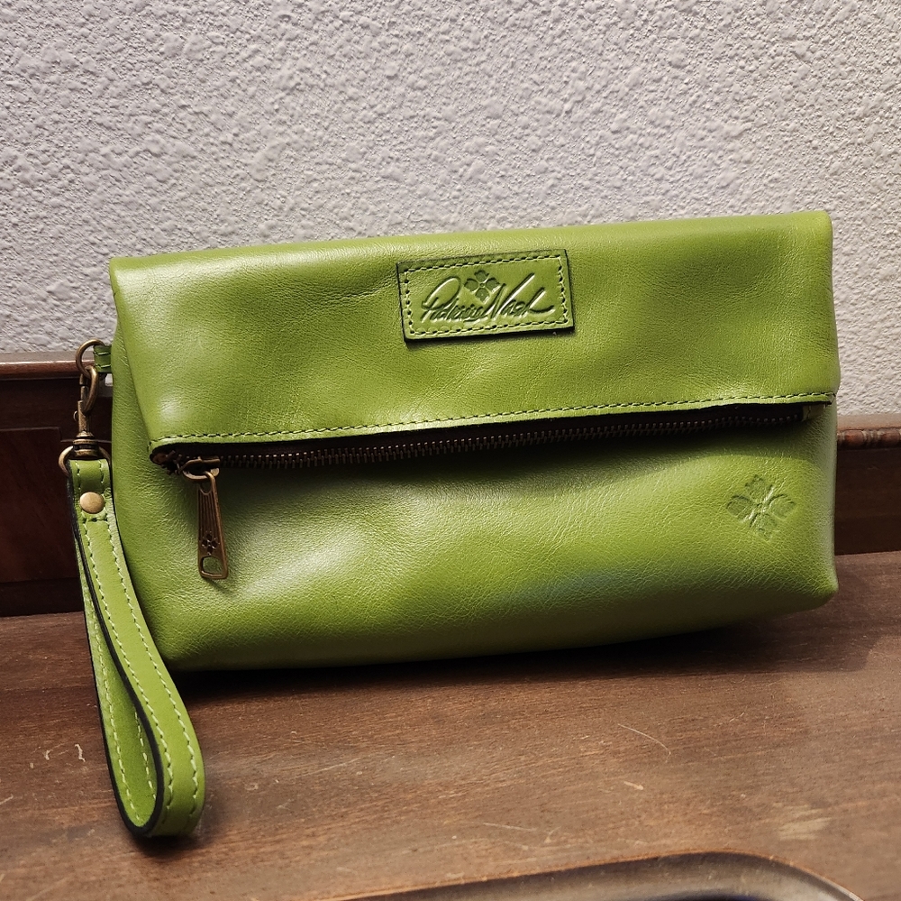 Patricia Nash Valerie green leather fold over wristlet brand new